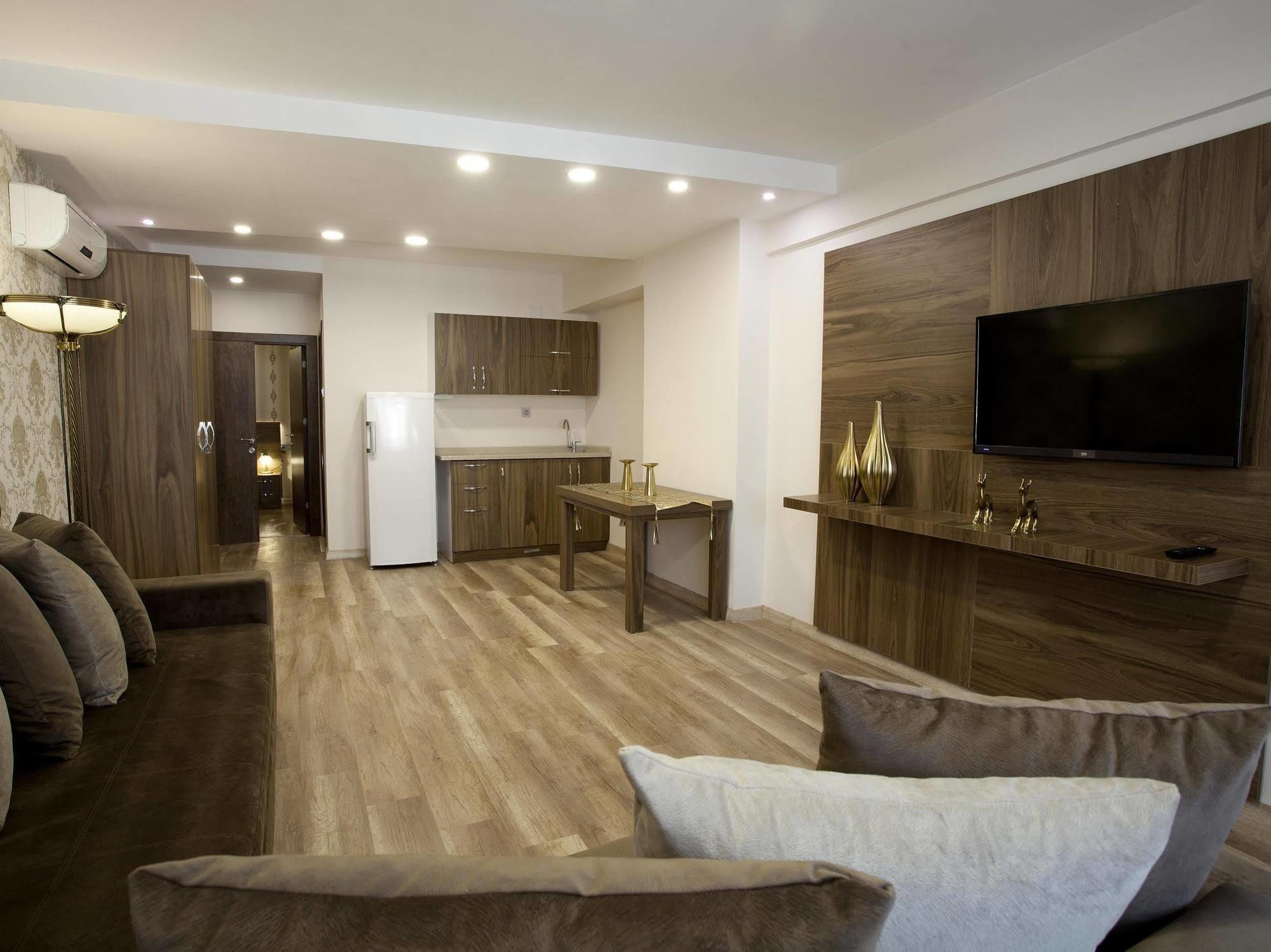 No 139 Aparthotel 3*