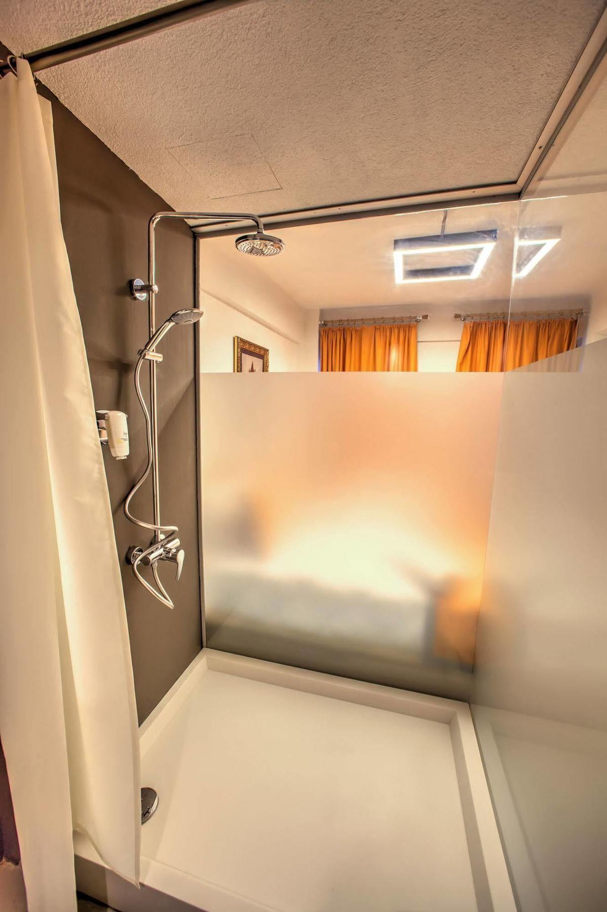 Vavien Hotel 4*