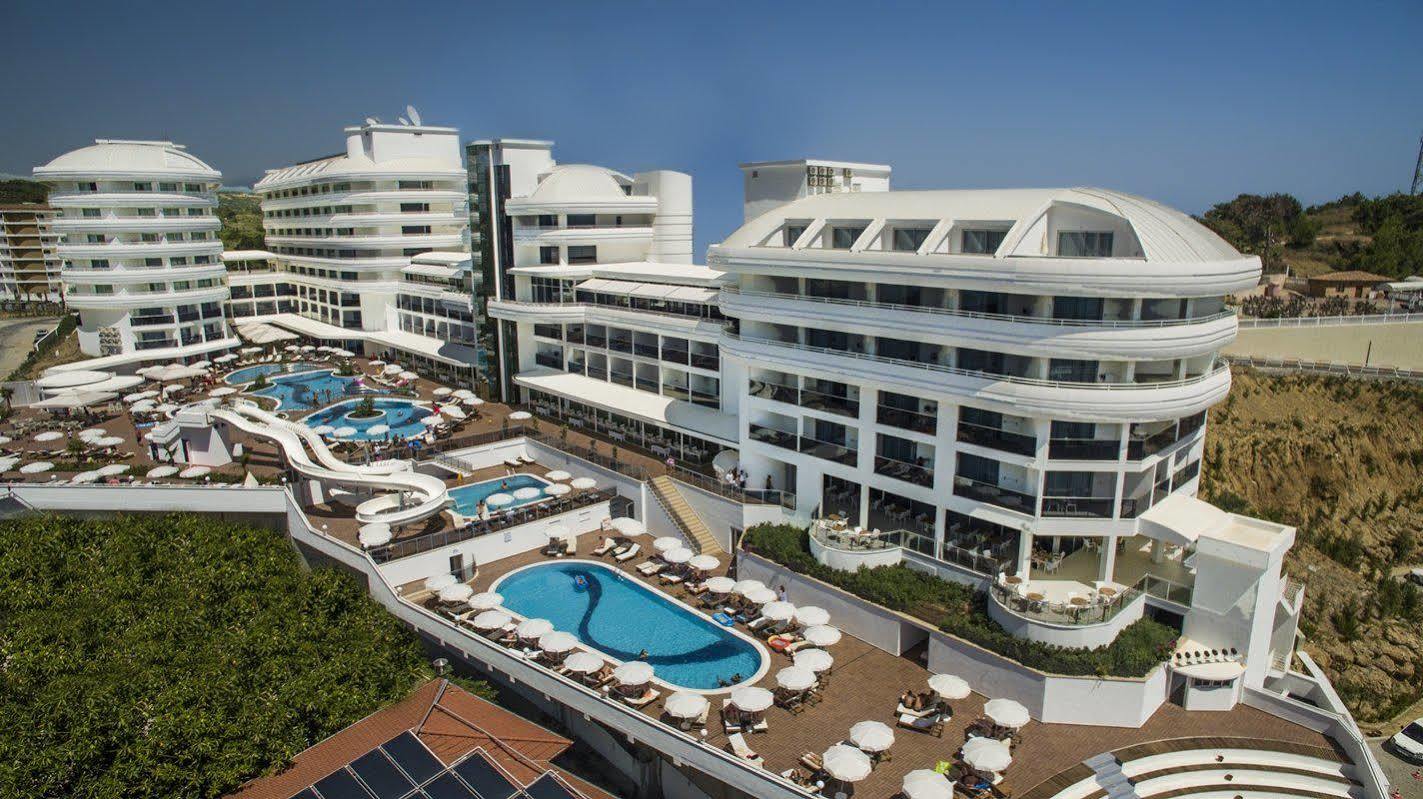 Laguna Alya & Hotel