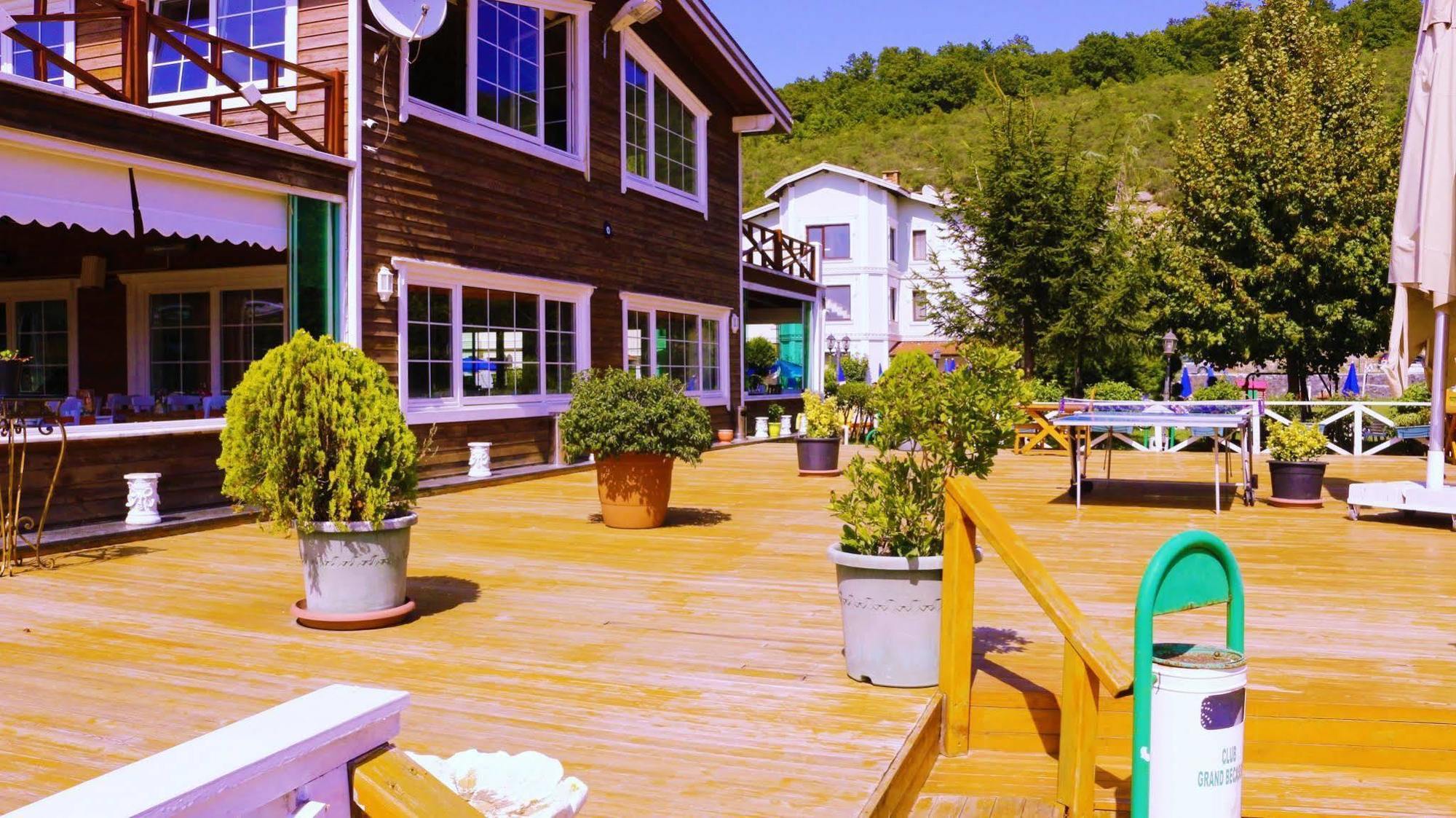Club Grand Becassier Hotel 4*