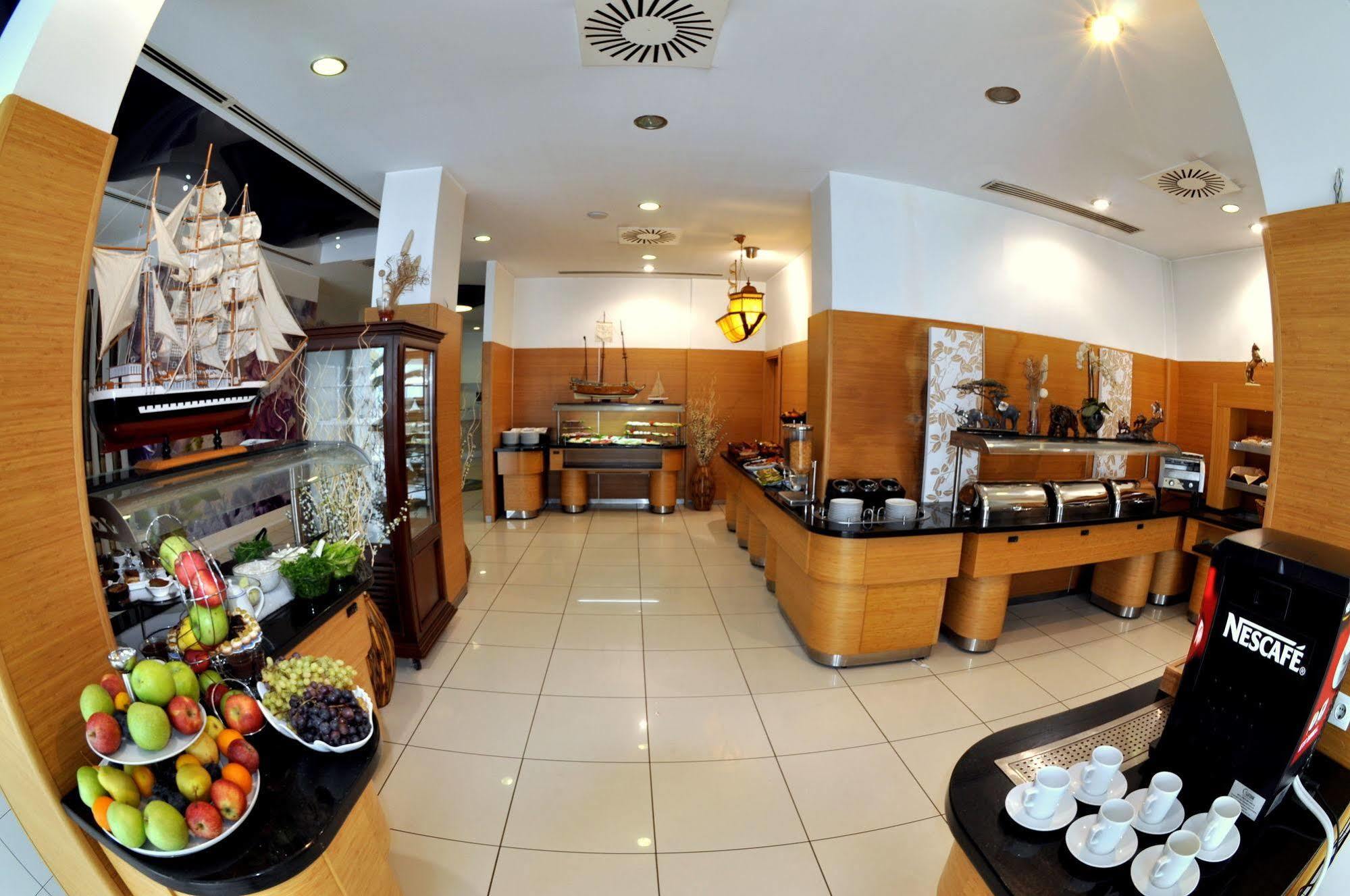 Lale Hotel 3*