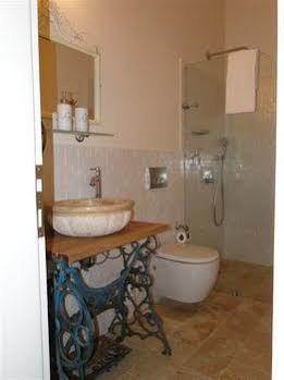 Yuga Hotel 2*
