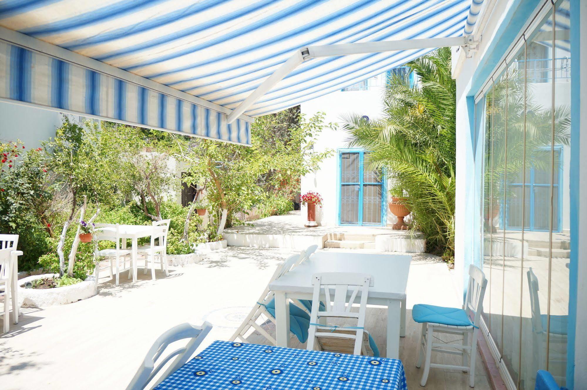 Esmana Hotel 2*