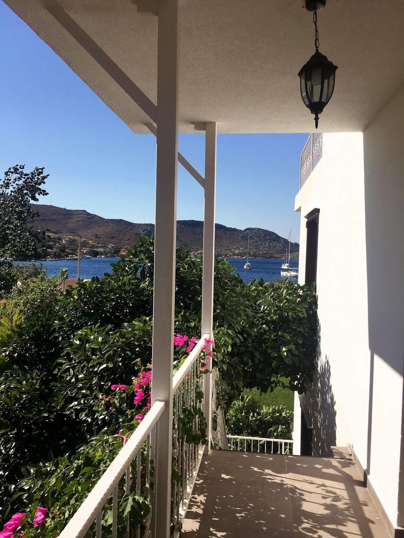 Beyaz Iskele & Restaurant Selimiye (Aegean)