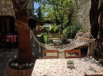Guest house Yuekser 3*