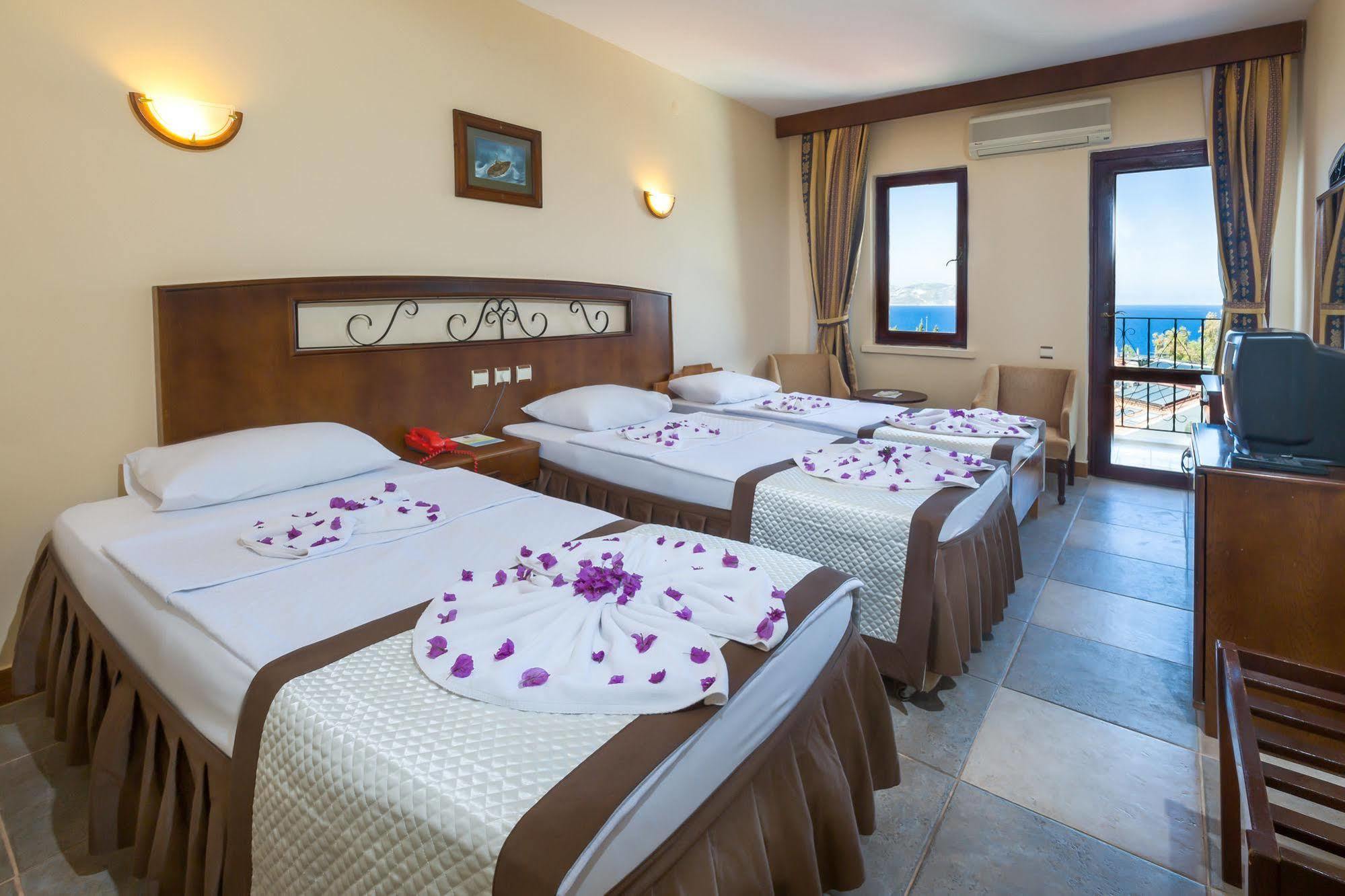 Club Phellos Hotel