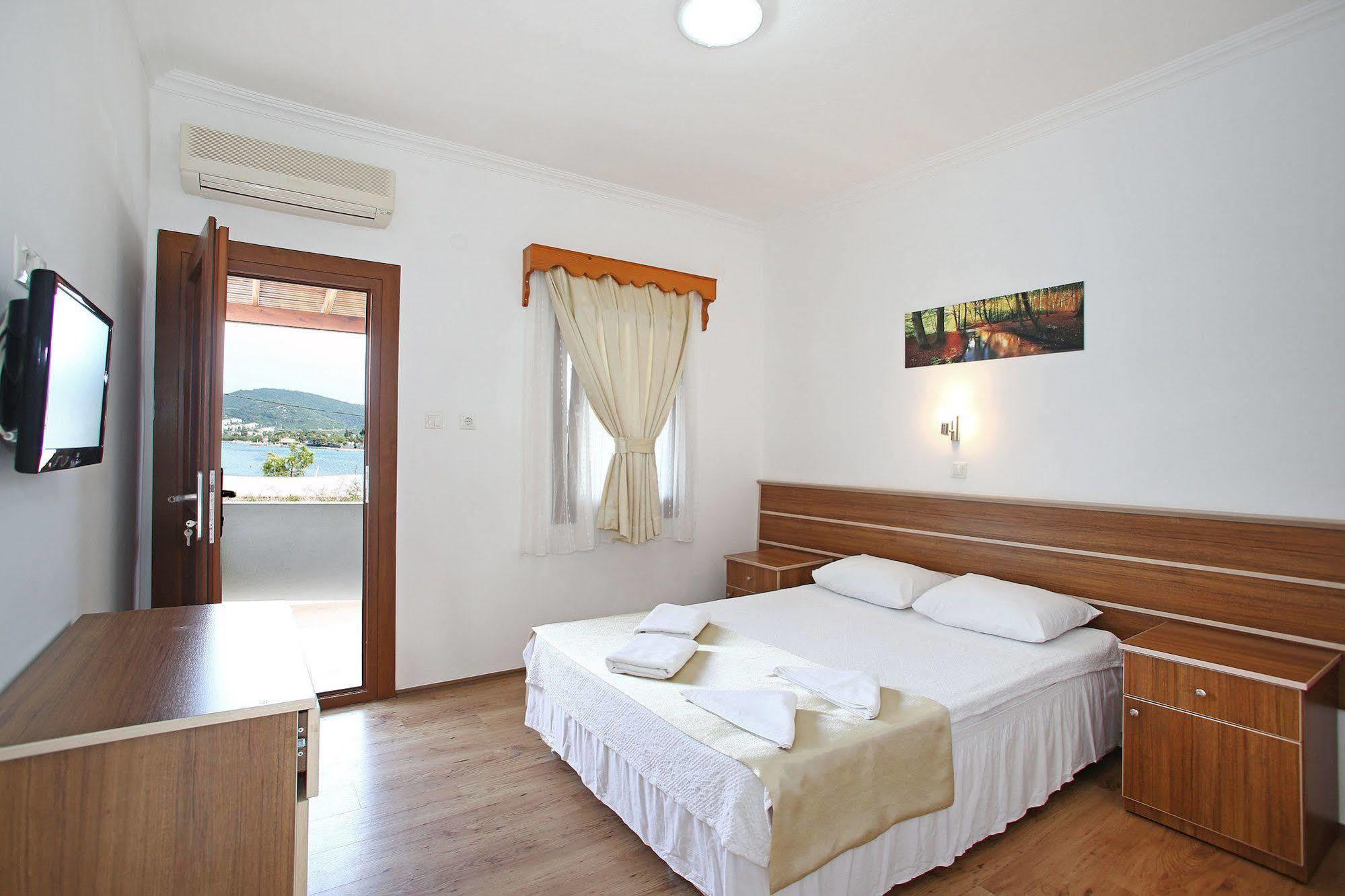 Velena Hotel *