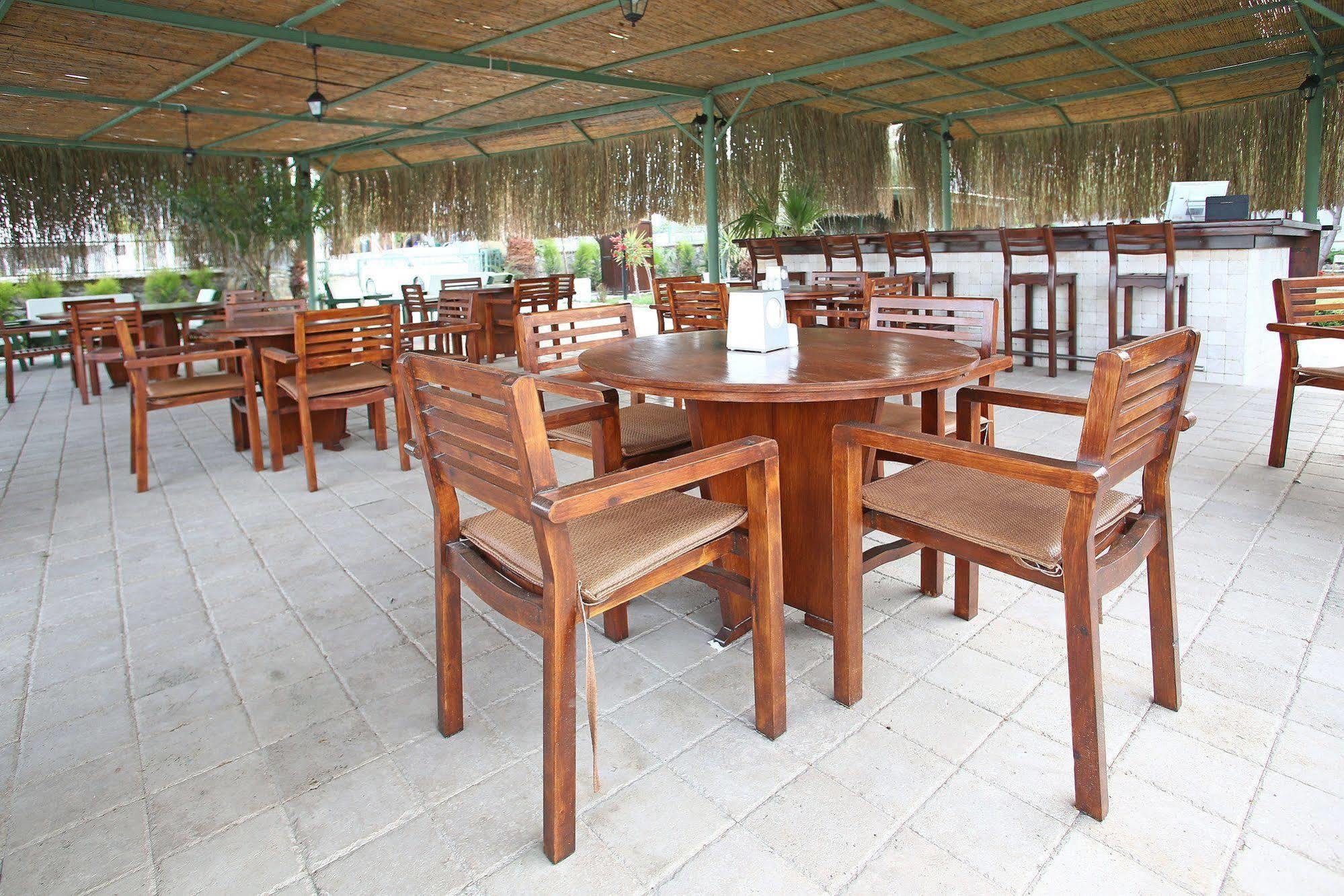 Velena Hotel *