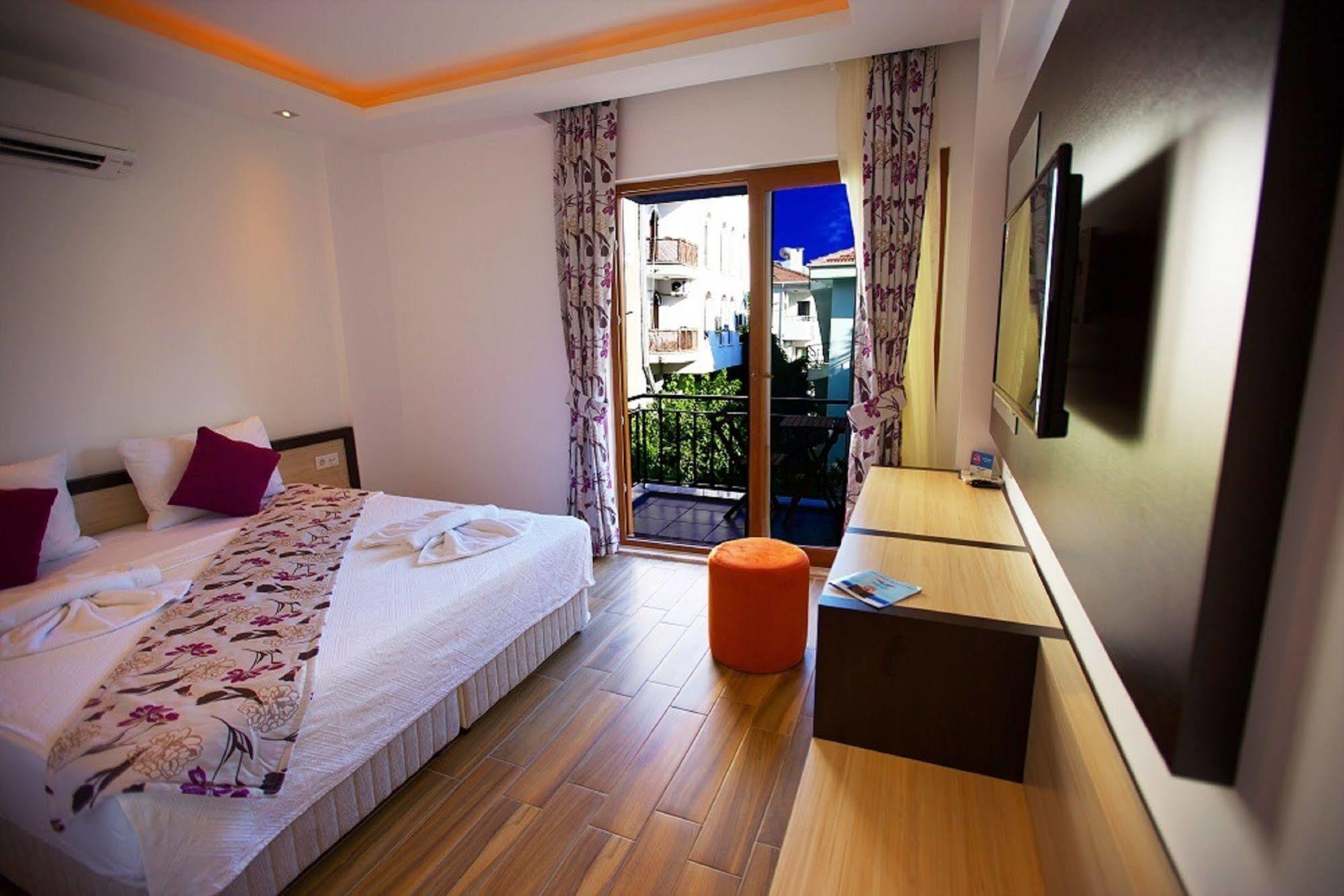 Hermes 4* Kas