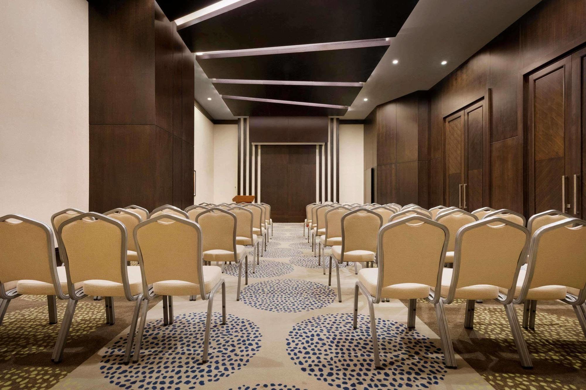 Ramada Plaza By Wyndham 5*