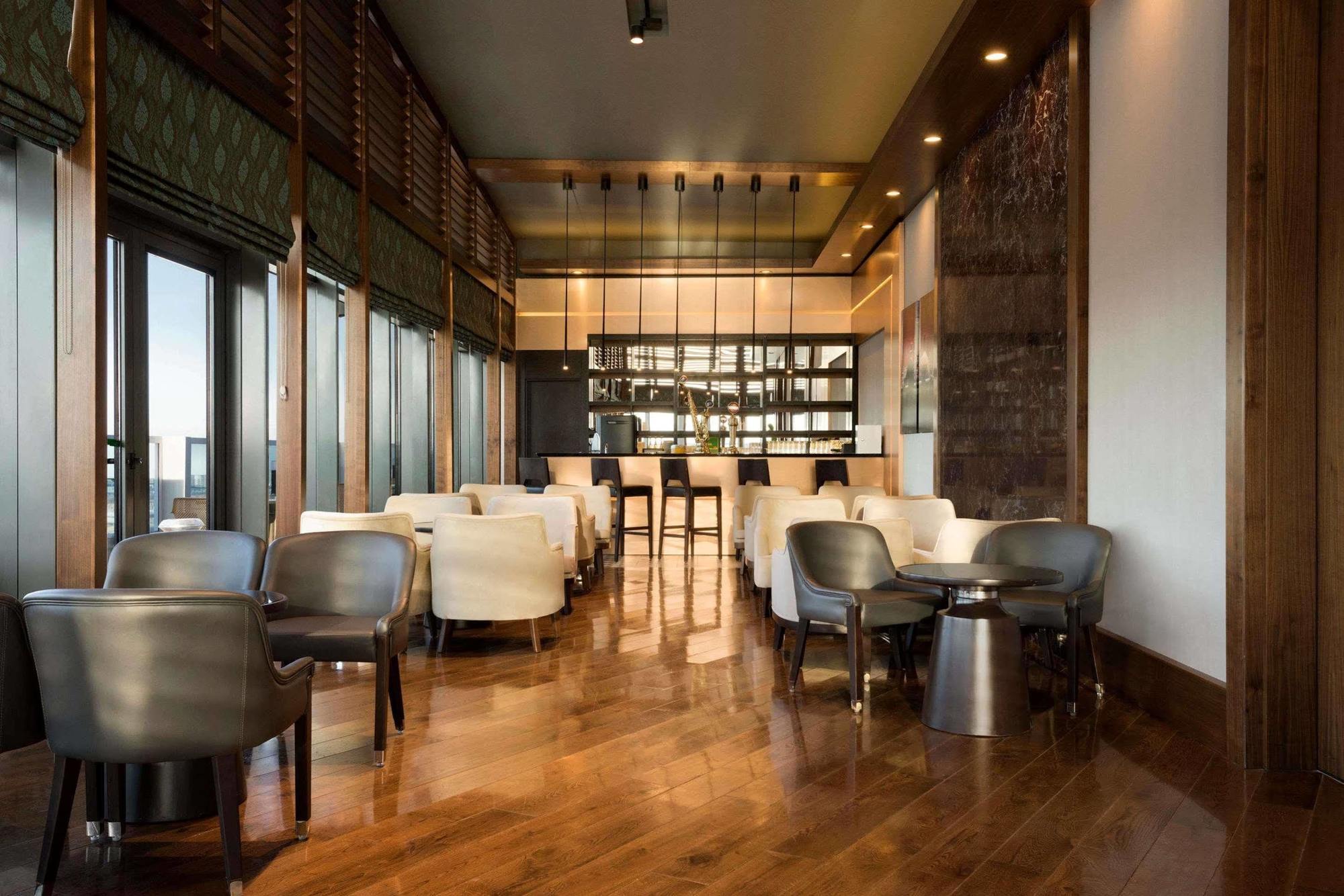 Hotel Ramada Plaza By Wyndham 5*