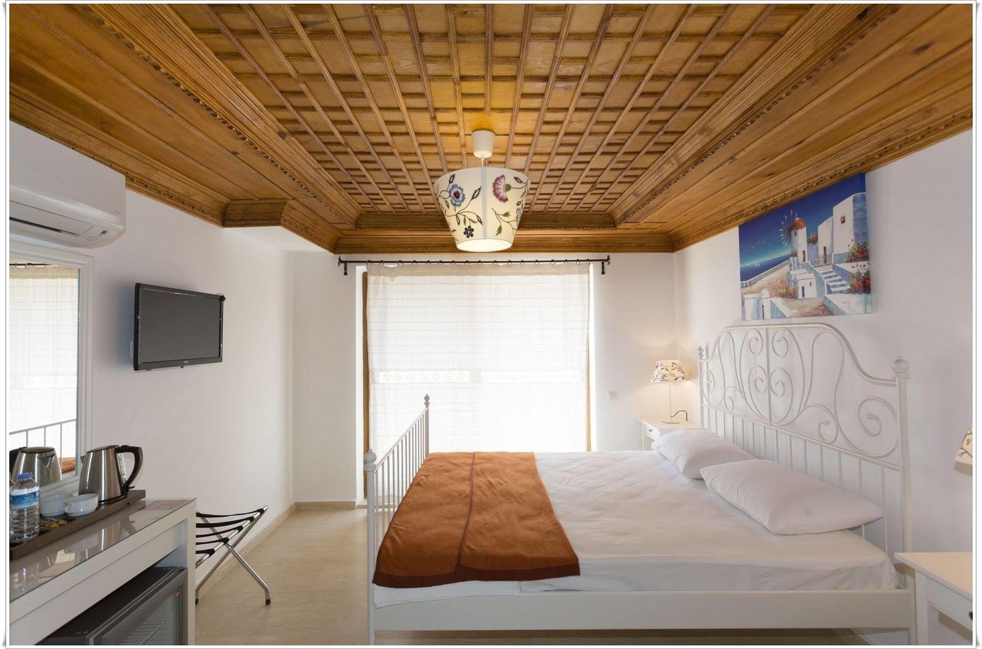 Ayka Hotel *