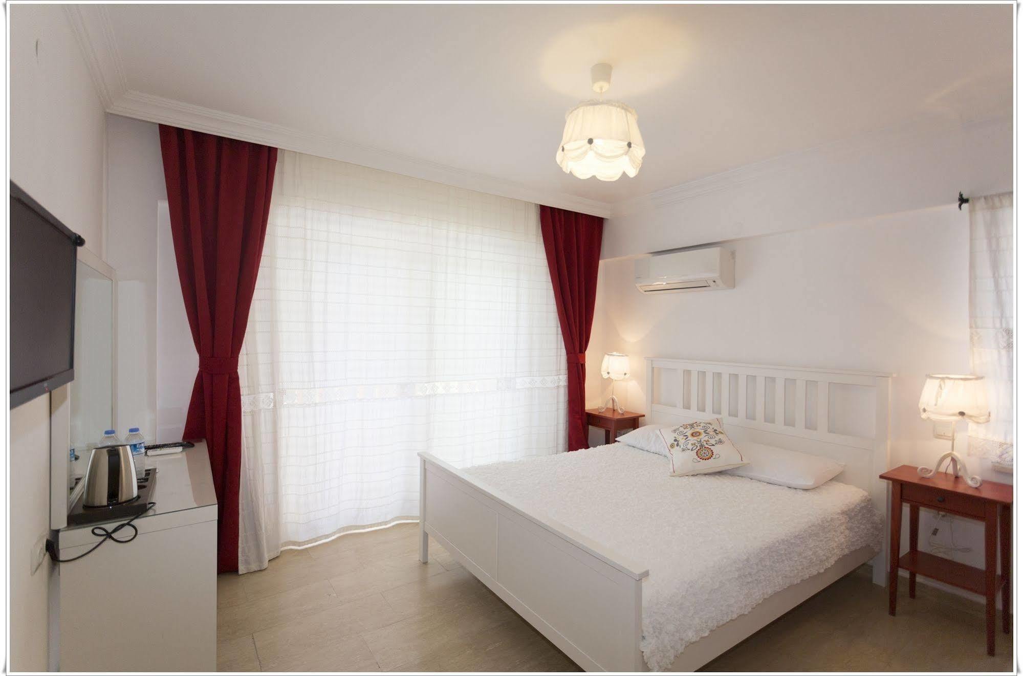 Ayka Hotel *