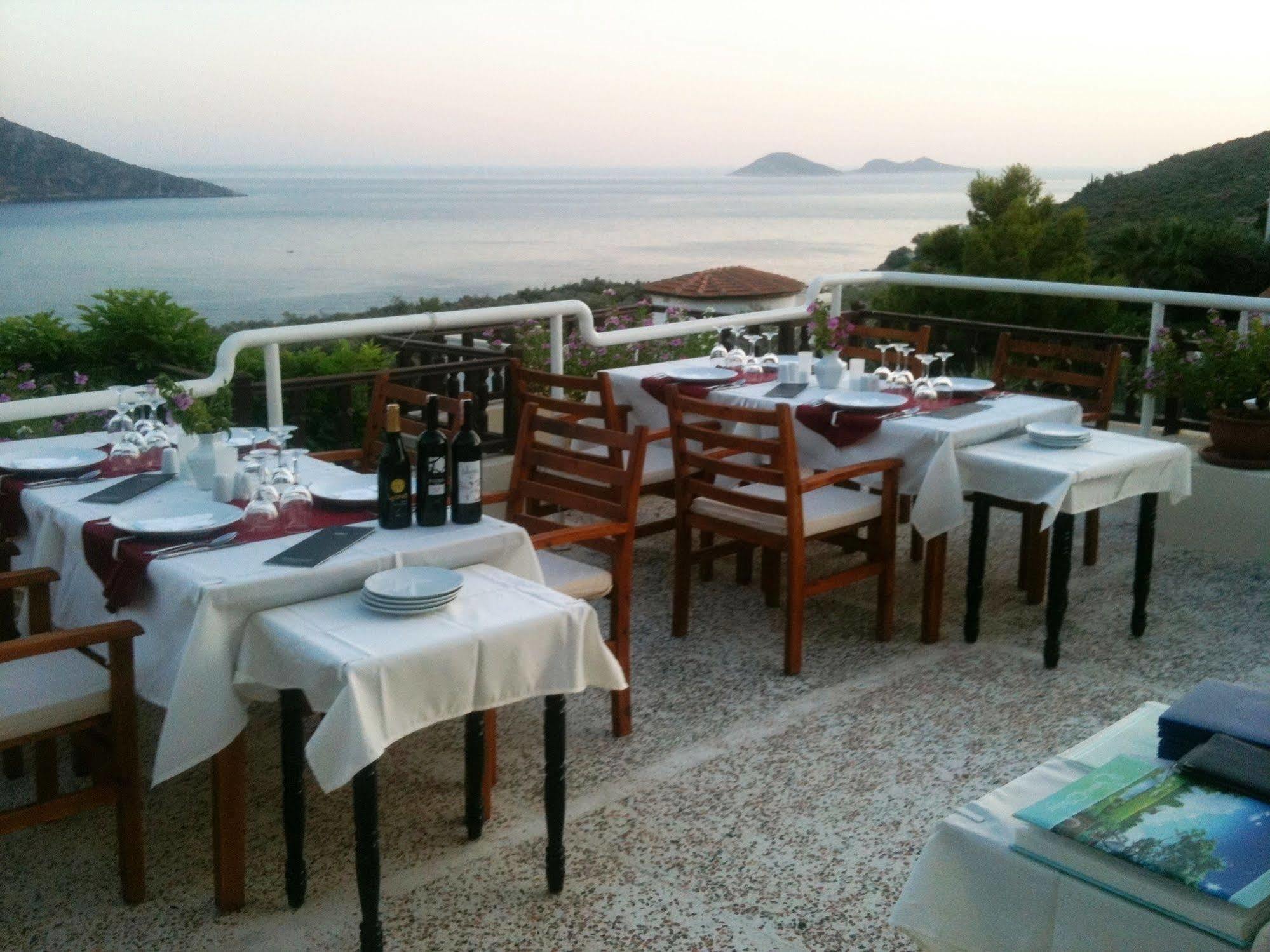 Dionysia Hotel *