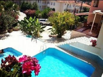 Yalcinkaya Apart *