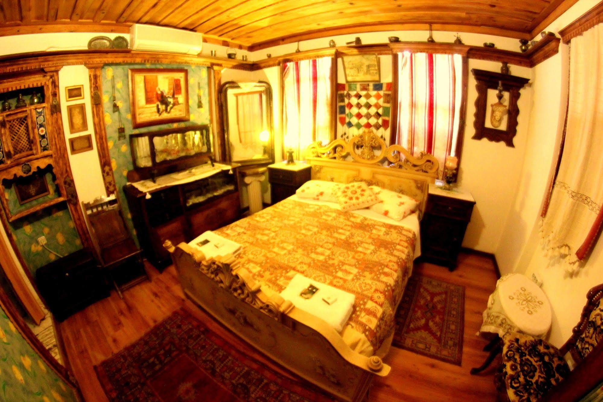Homeros & Guest house