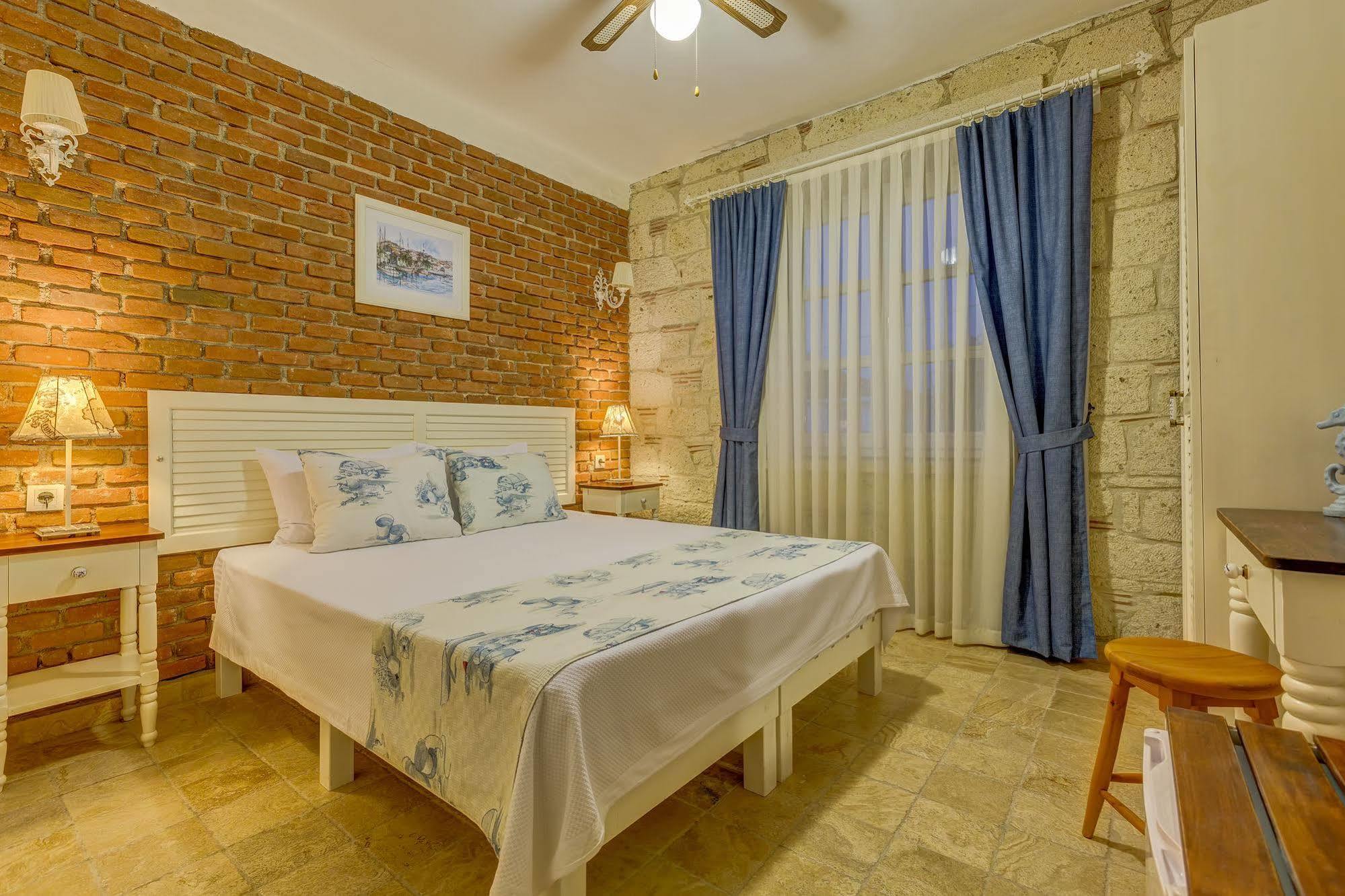 Hotel Fora 2*
