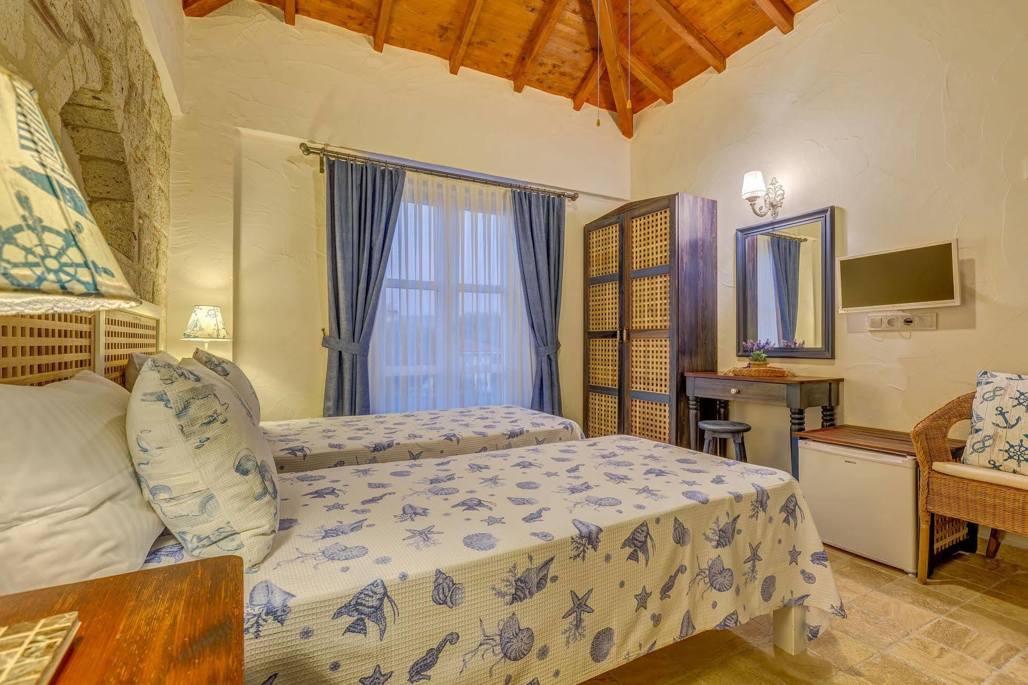Fora 2* Alacati