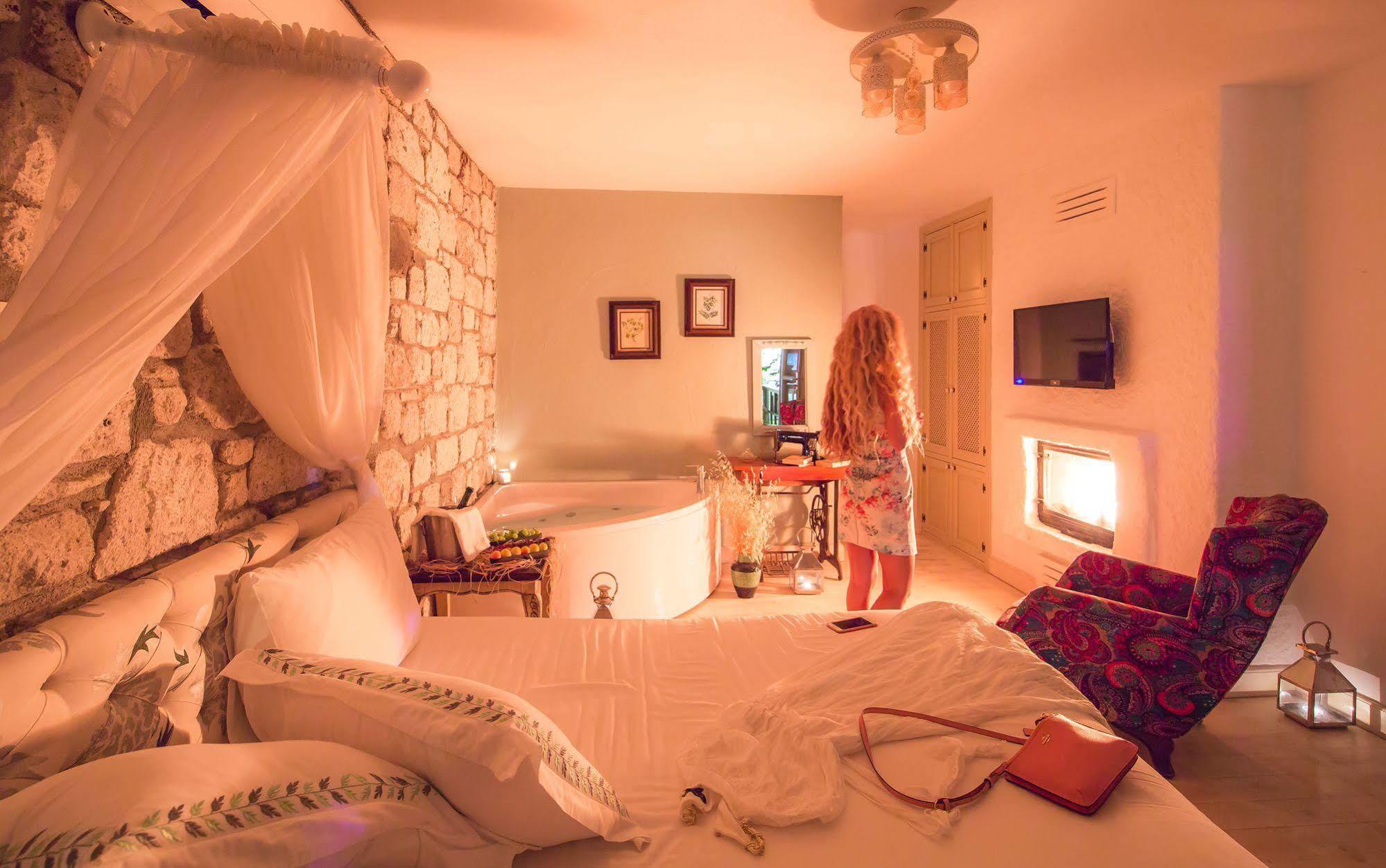 Palas Alacati - Adult Only