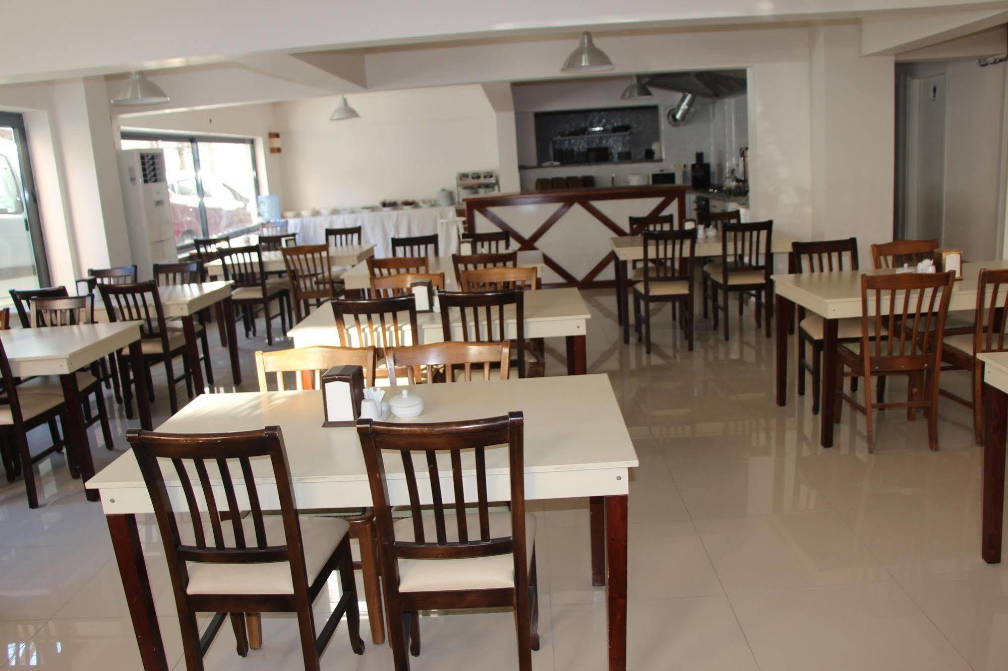 Hotel Grand Ece 3*