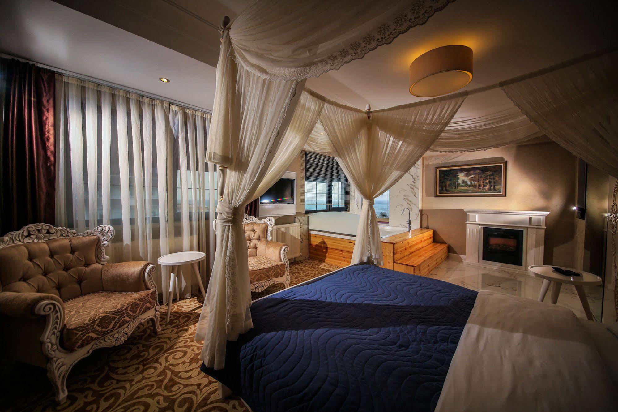 Hotel My