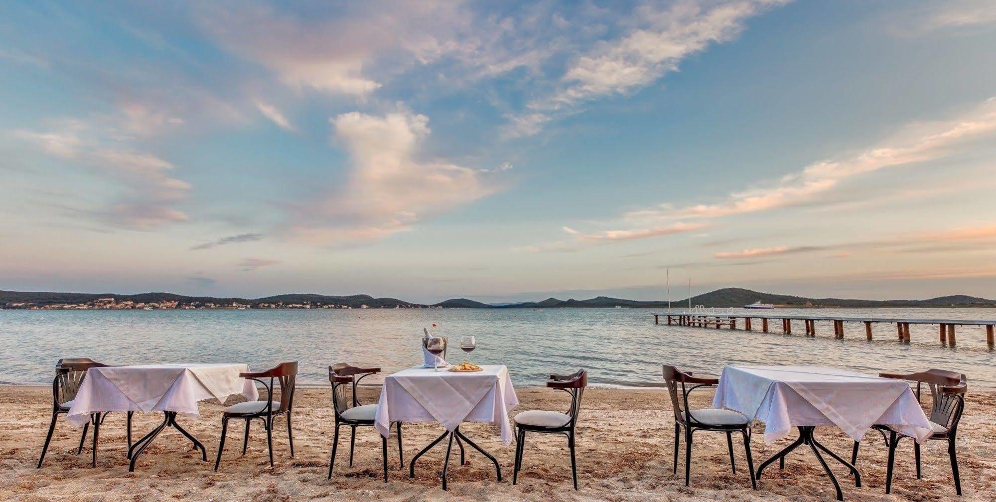 Hotel Cunda 3*
