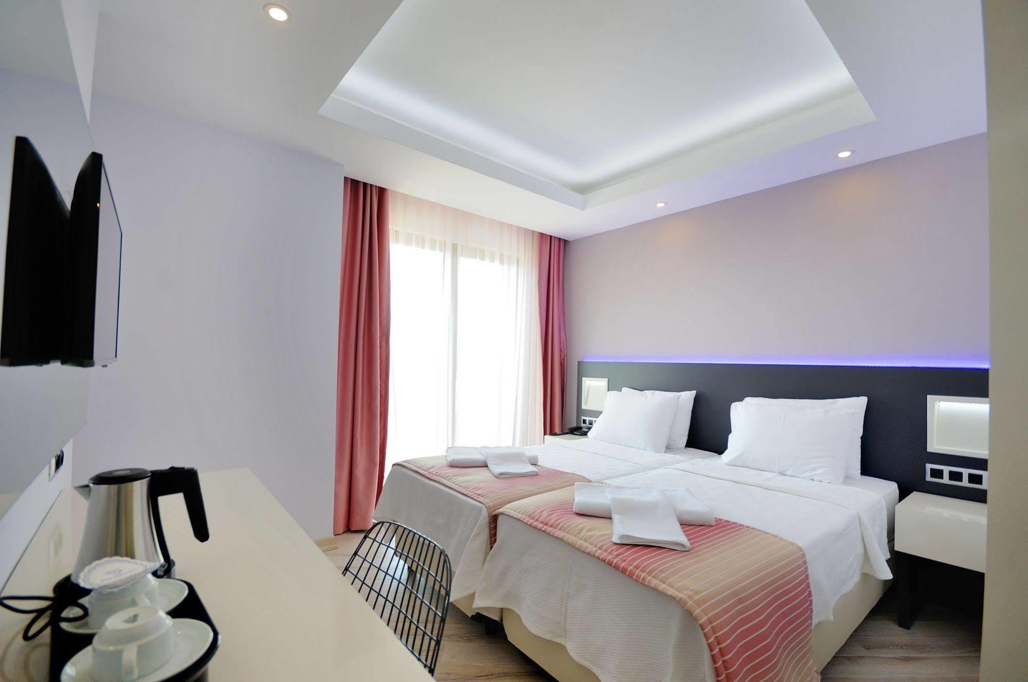 Sapphire Hotel 2*