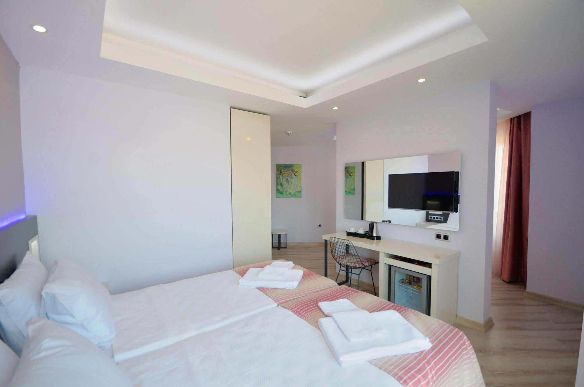 Sapphire Hotel