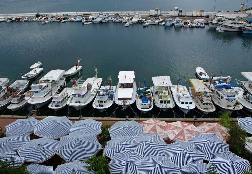 Mola Hotel 3*