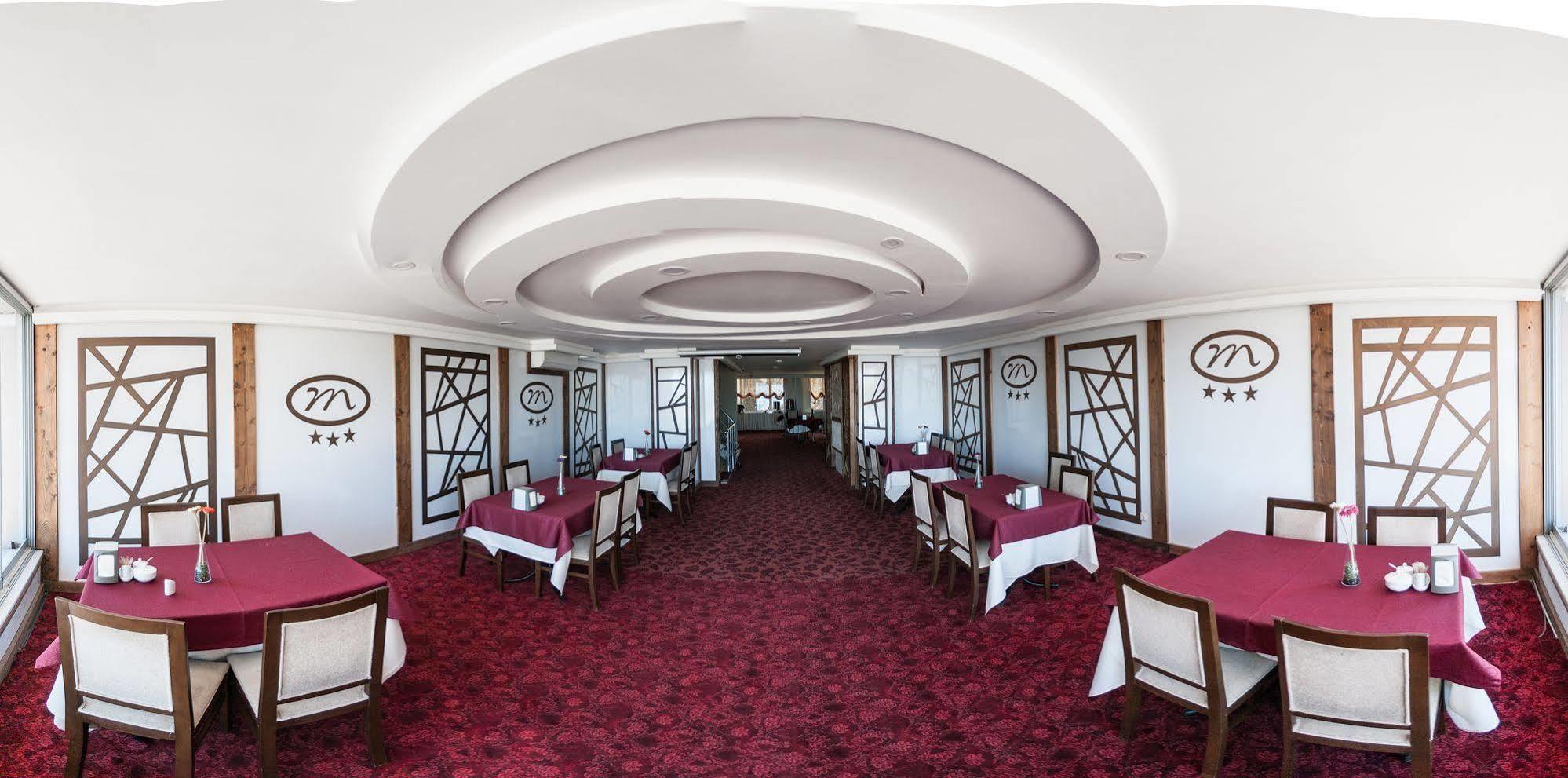 Mola Hotel