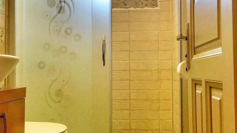 Viola (adults Only) Alacati