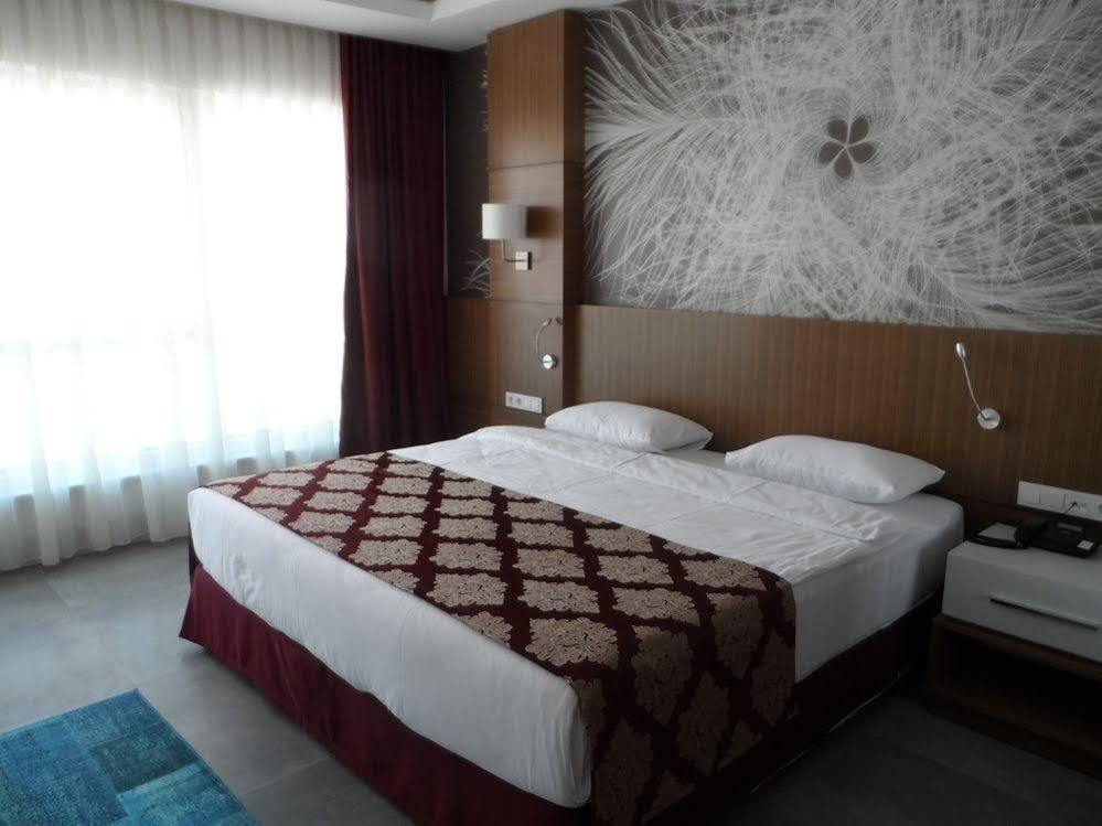 Marina Art Hotel