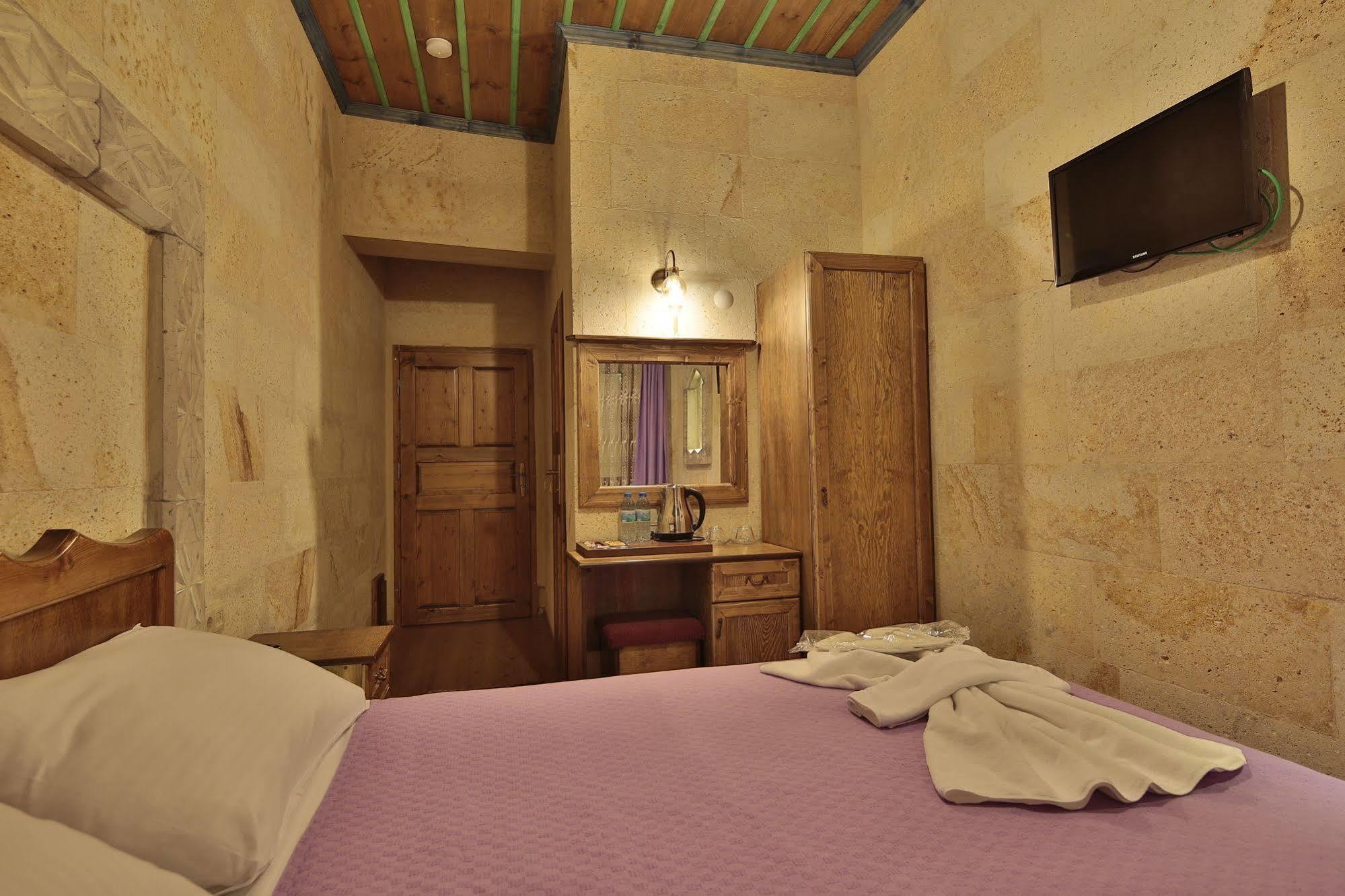 Relic House 2*