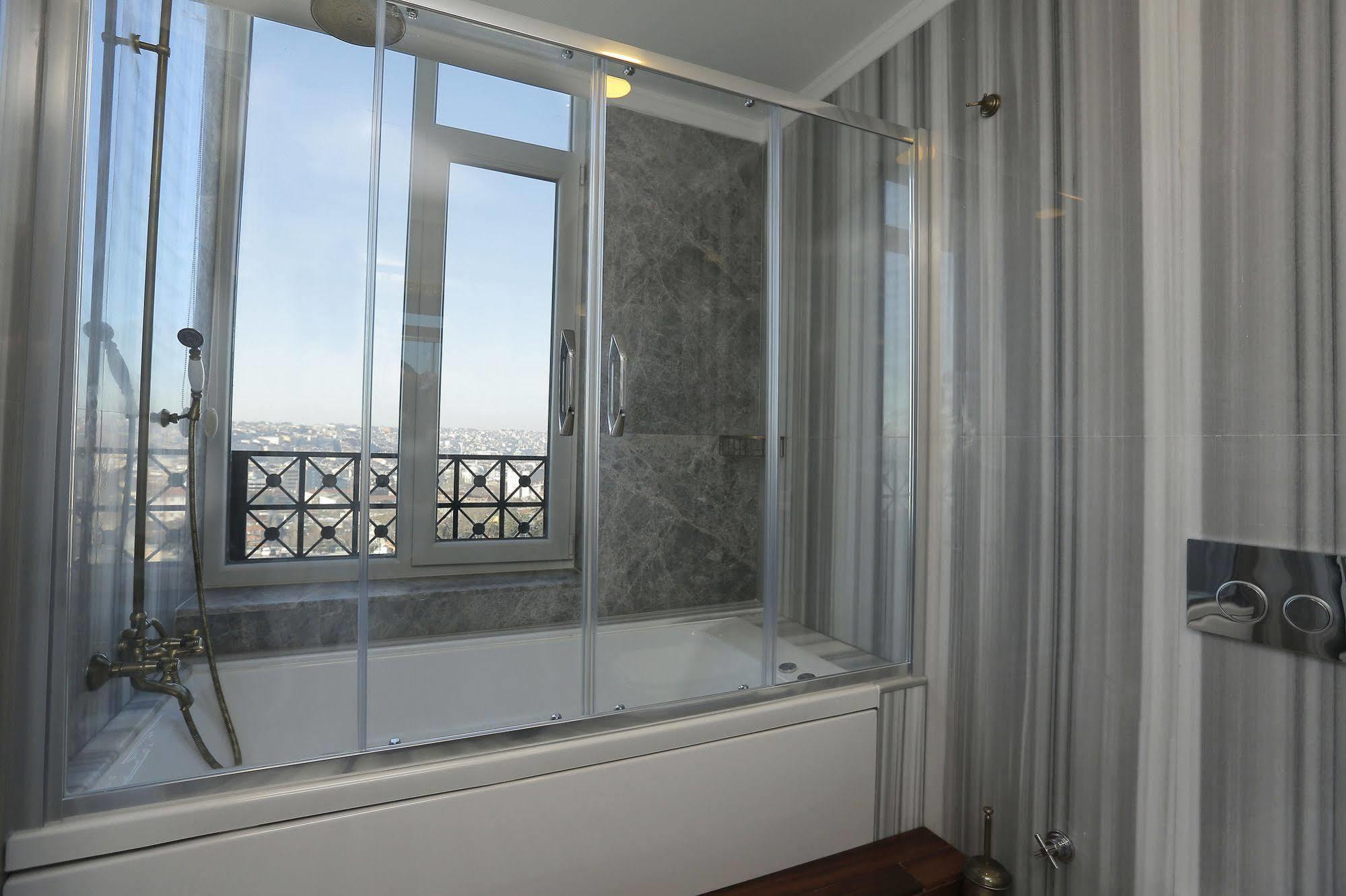 Hotel Art Nouveau Pera 2*