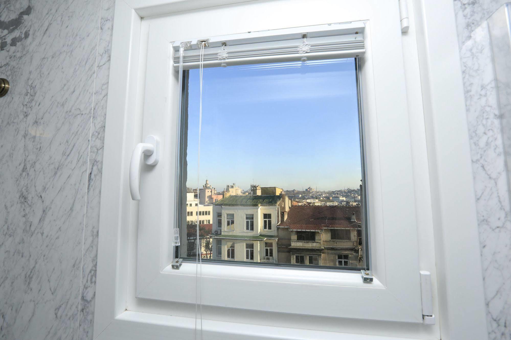 Hotel Art Nouveau Pera 2*