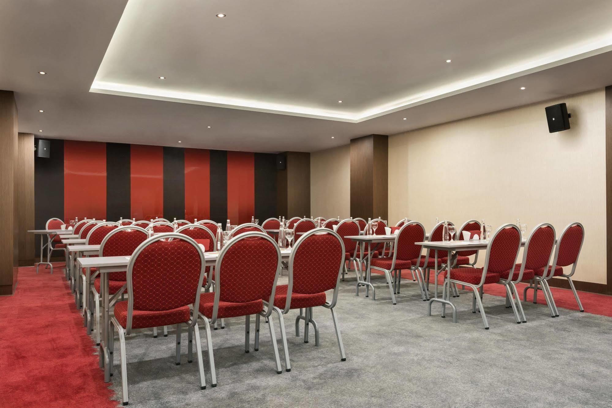 Hotel Ramada Encore 3*