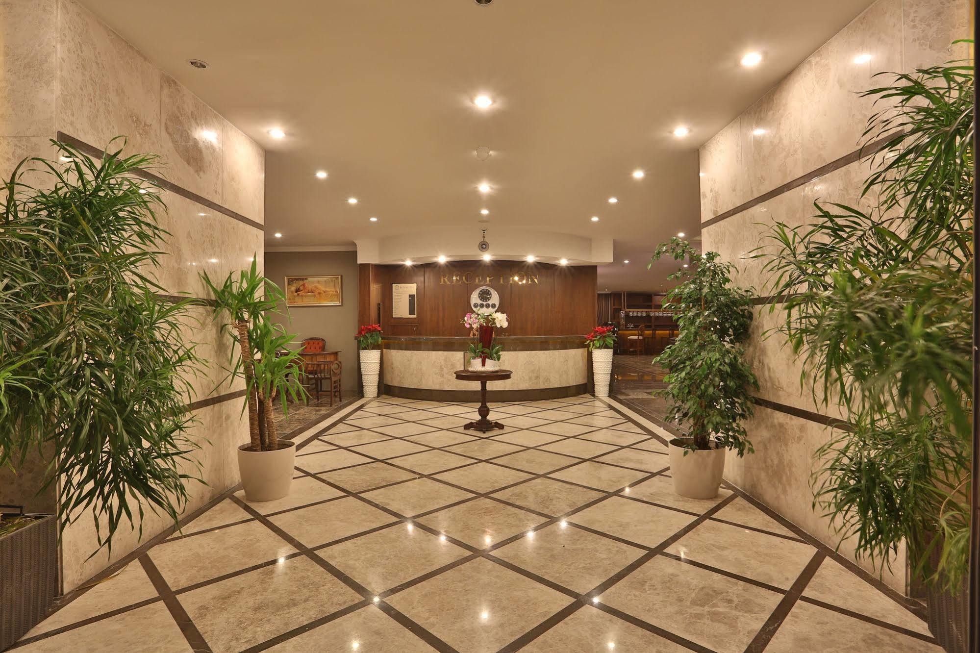 Bon & Hotel