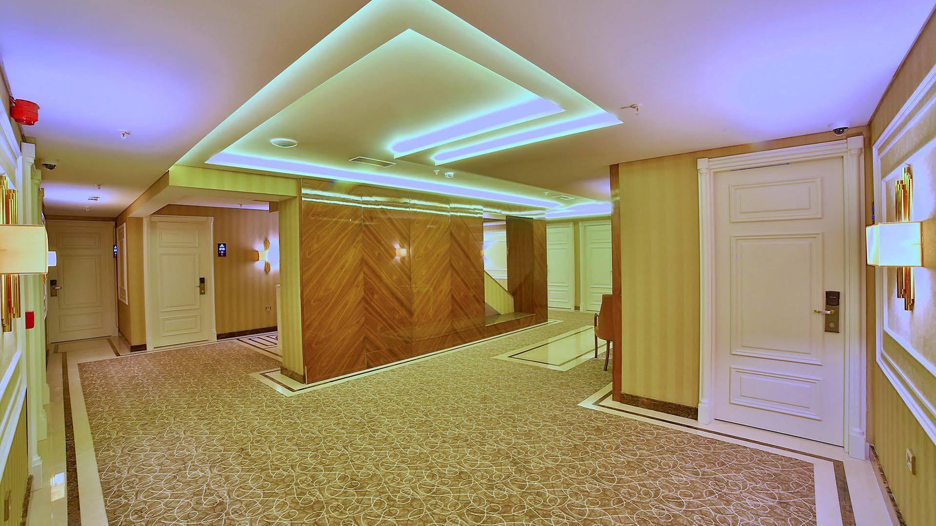 Beethoven Premium Hotel 4*