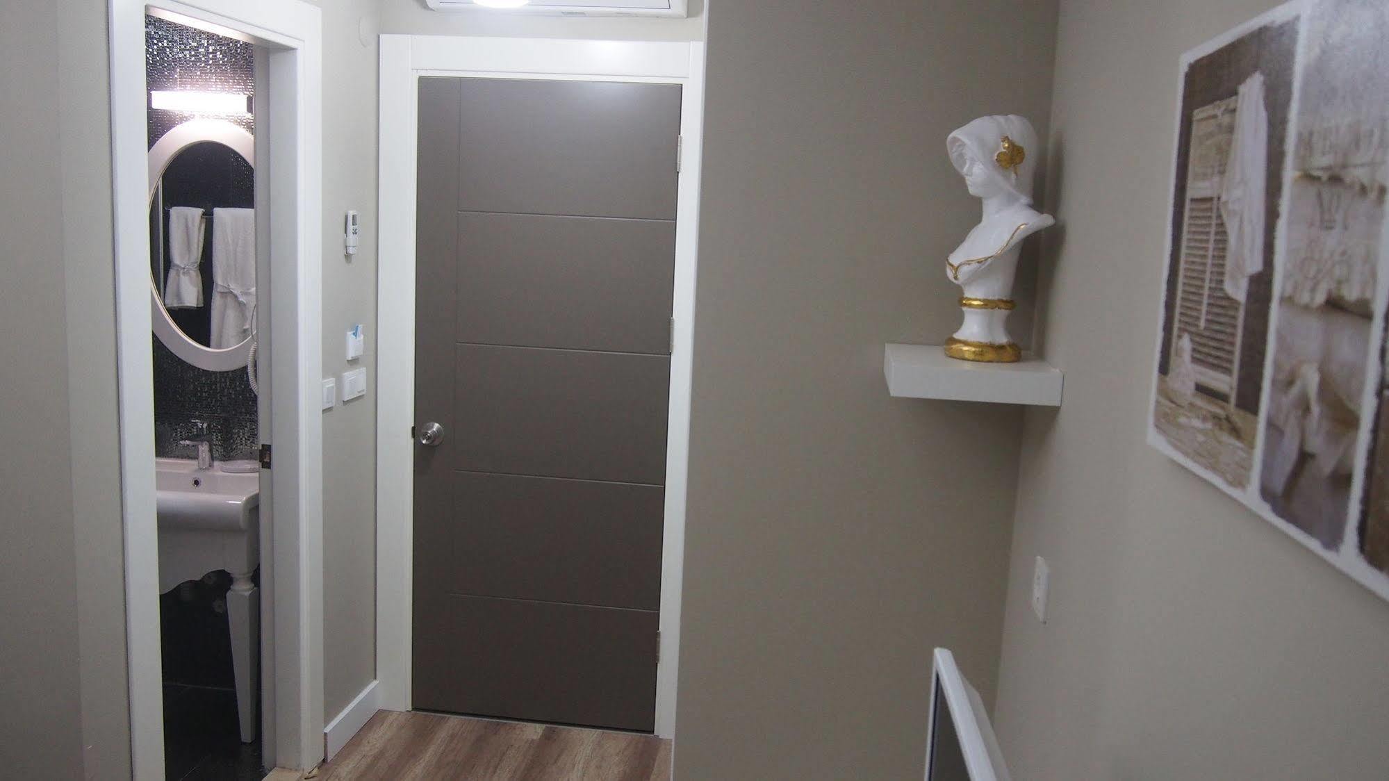 Apartment By Pegasus Beach Flats *