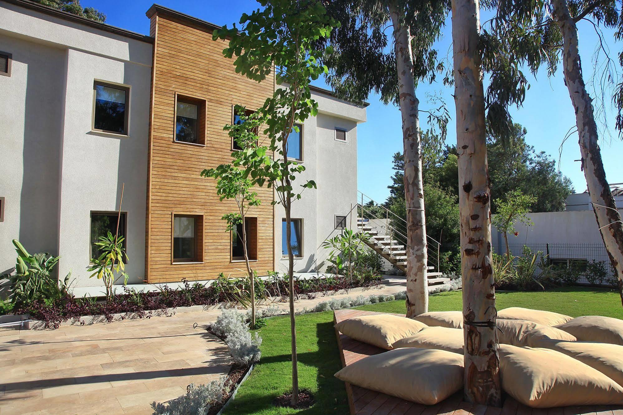 Ara Residences Apartment *