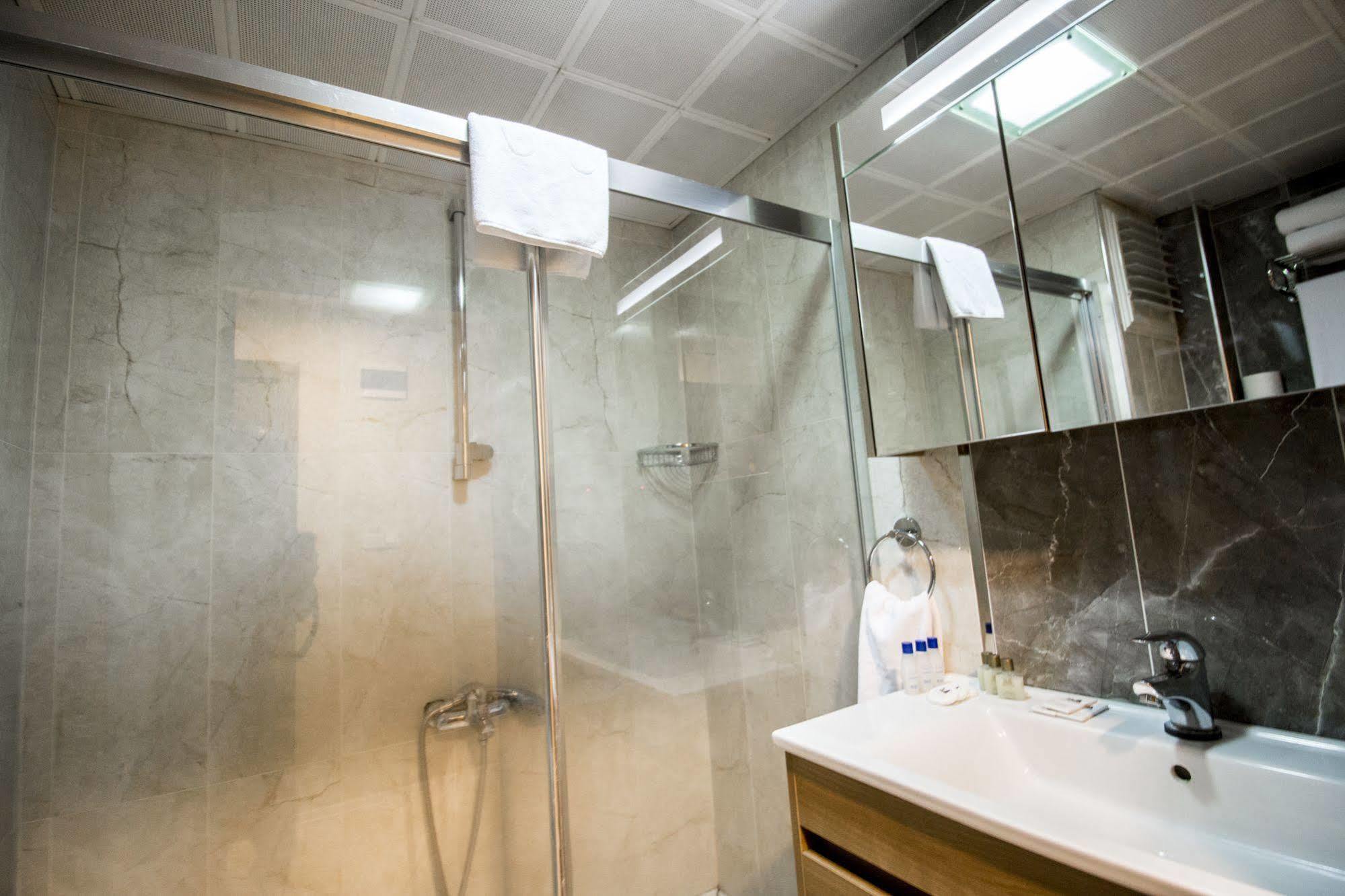 Business Hotel 3*