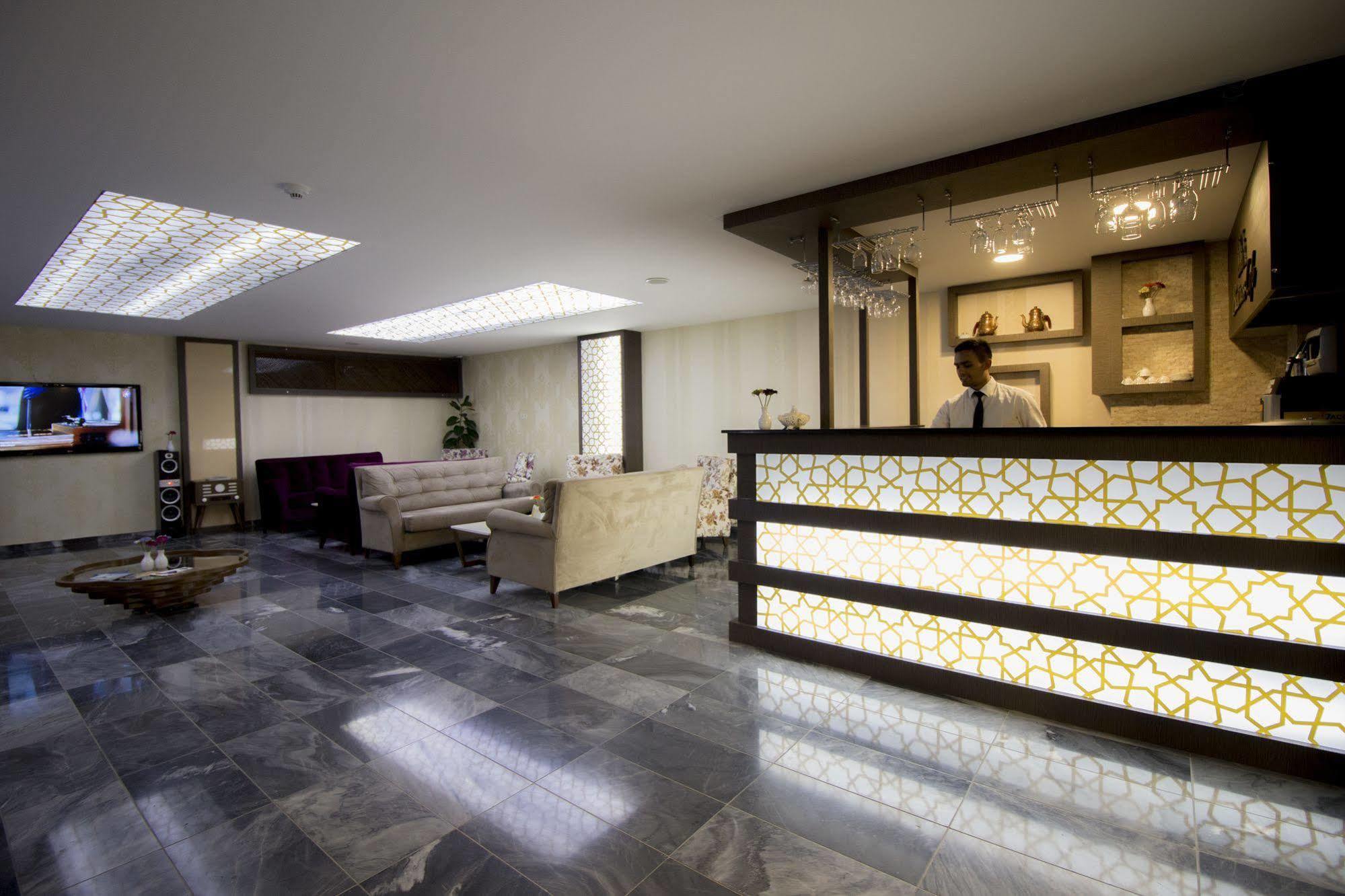 Business Hotel 3*