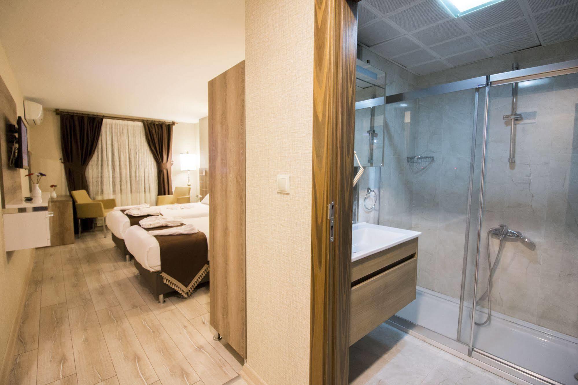 Business Hotel 3*