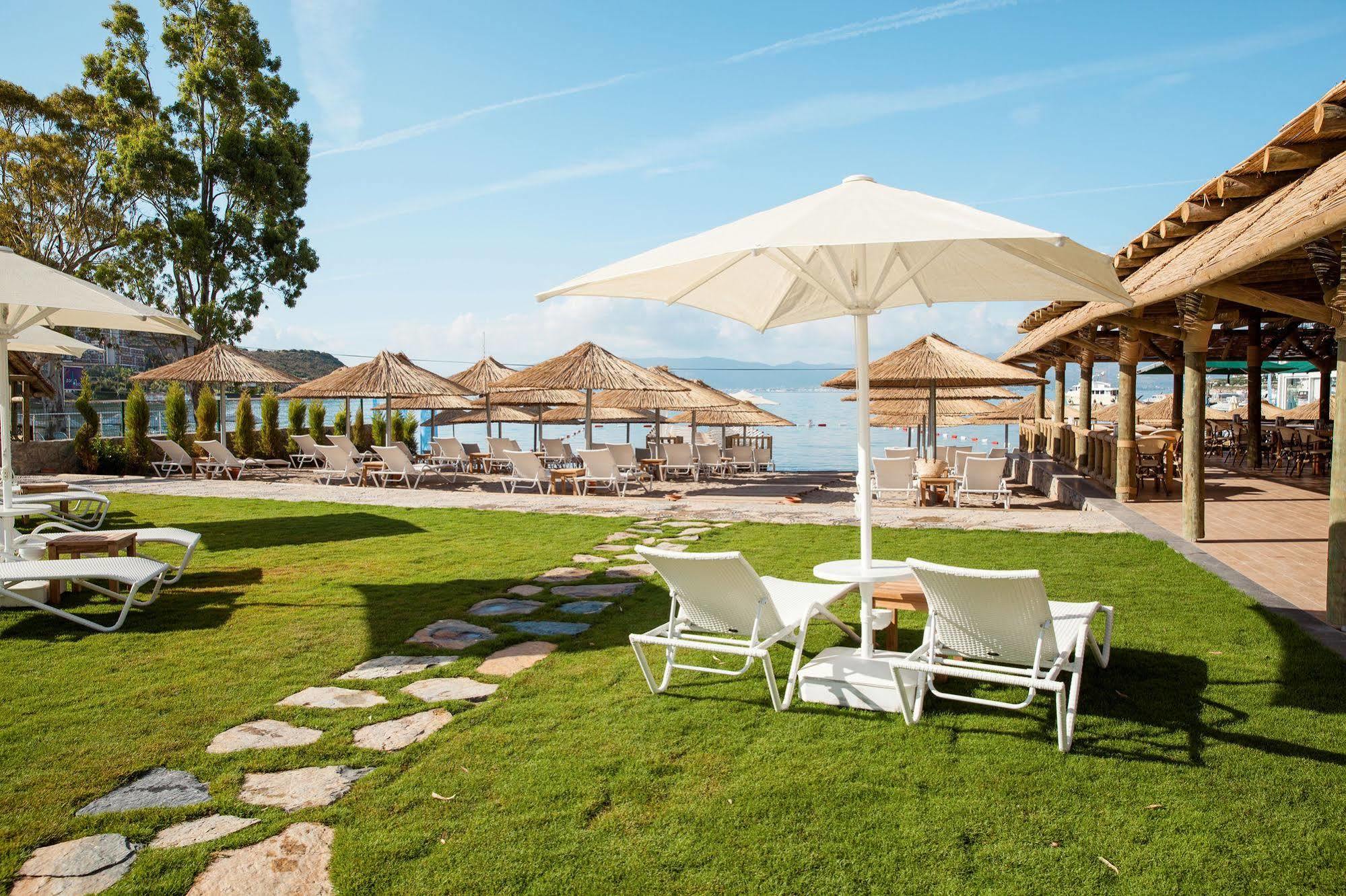 Bellazure Resort