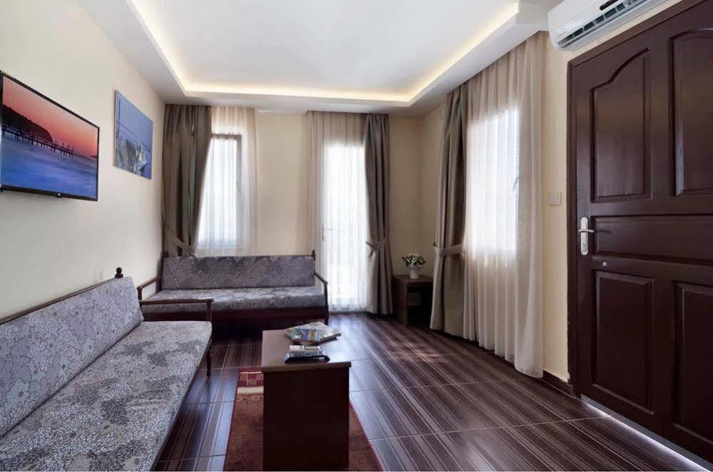 Golden Age Aparthotel *
