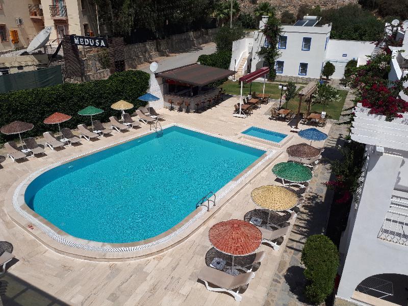 Paradise 3*