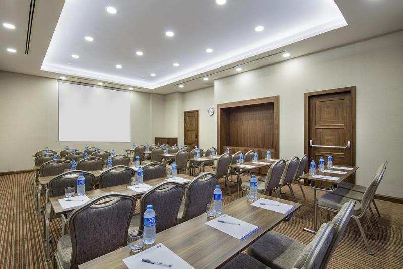 Hampton By Hilton Izmir