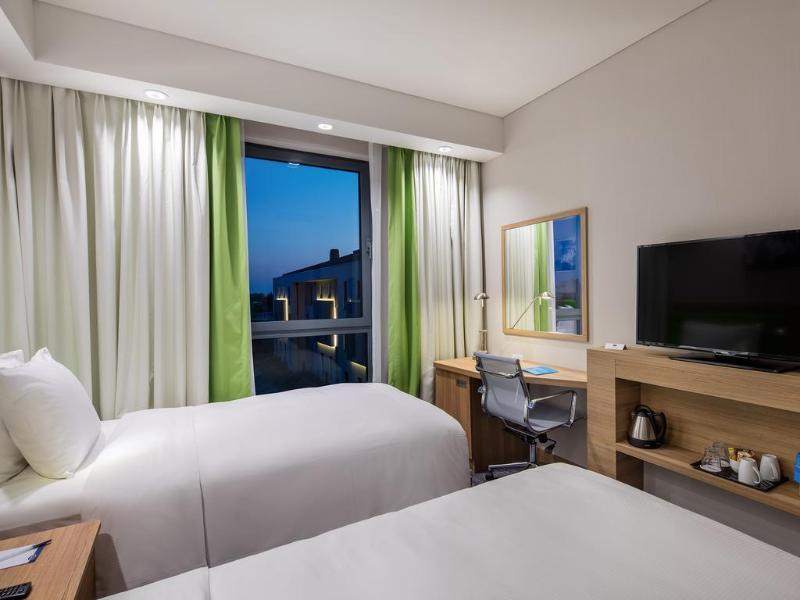 Hampton By Hilton Izmir Hotel 4*