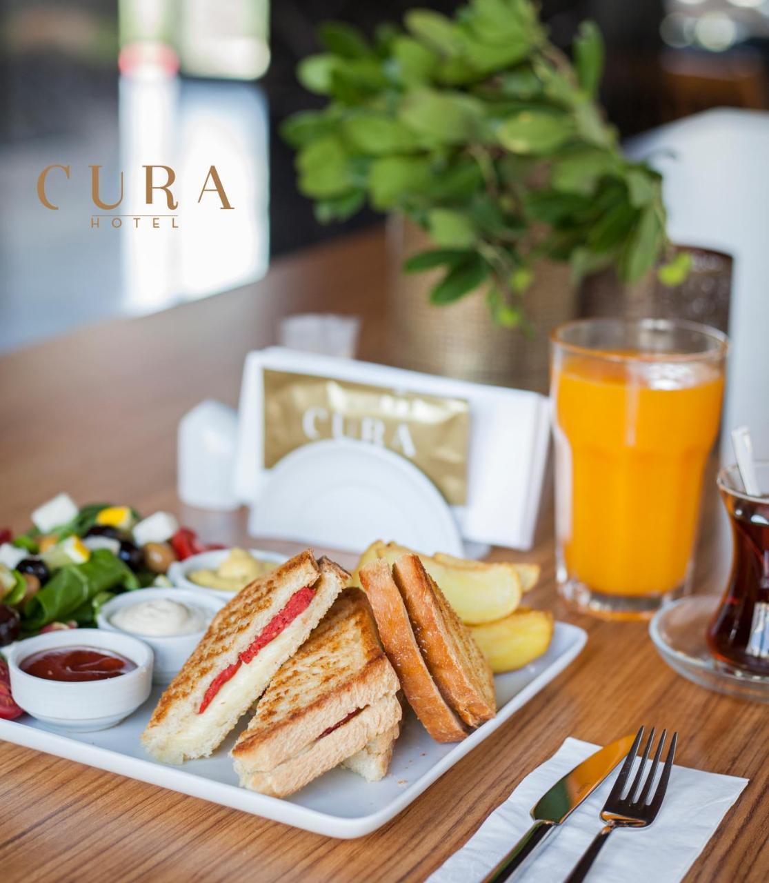 Hotel Cura 3*