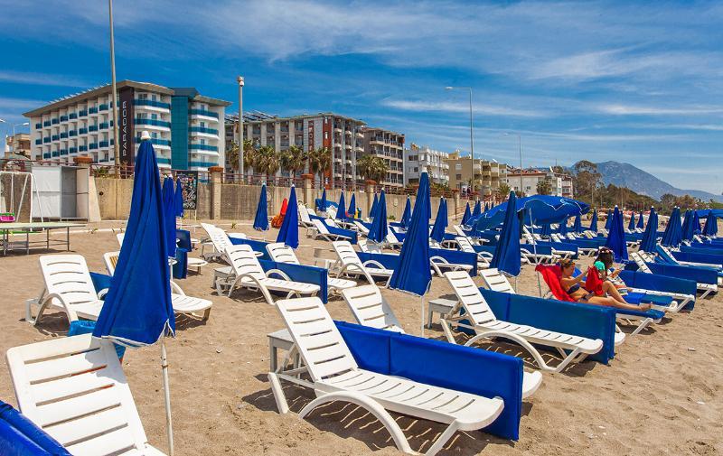 Hotel Parador Beach Hotel 3*